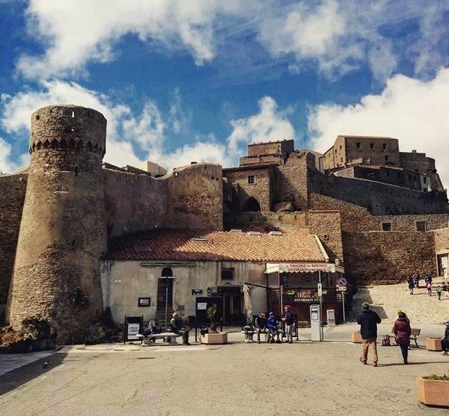 giglio castello_648x600